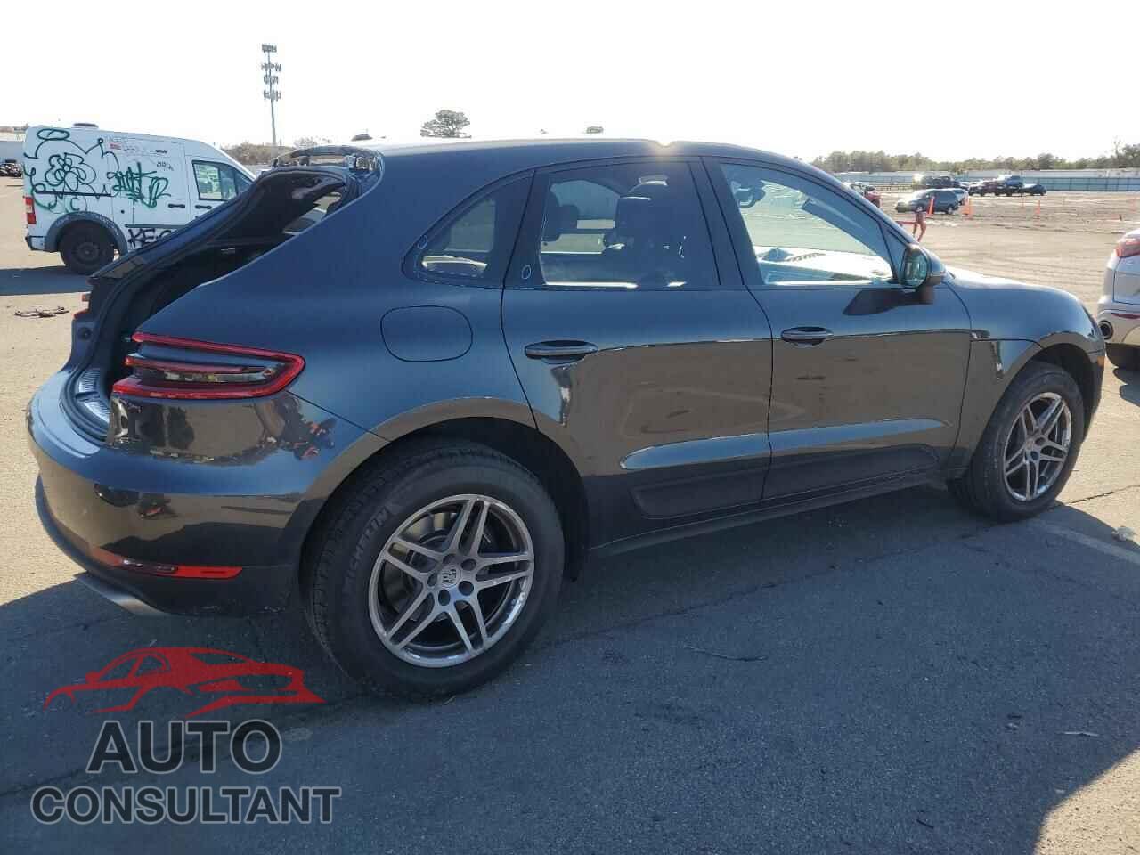 PORSCHE MACAN 2018 - WP1AA2A52JLB19755