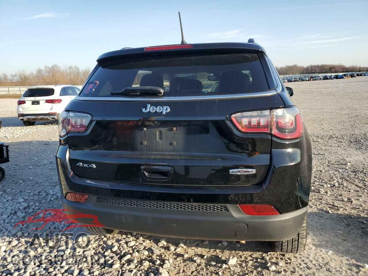 JEEP COMPASS 2018 - 3C4NJDBB7JT175603