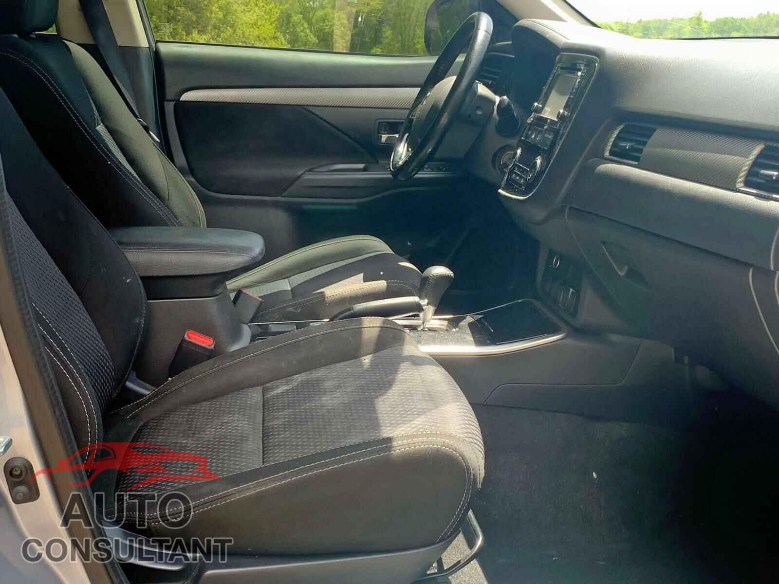 MITSUBISHI OUTLANDER 2017 - JA4AZ2A30HZ009409
