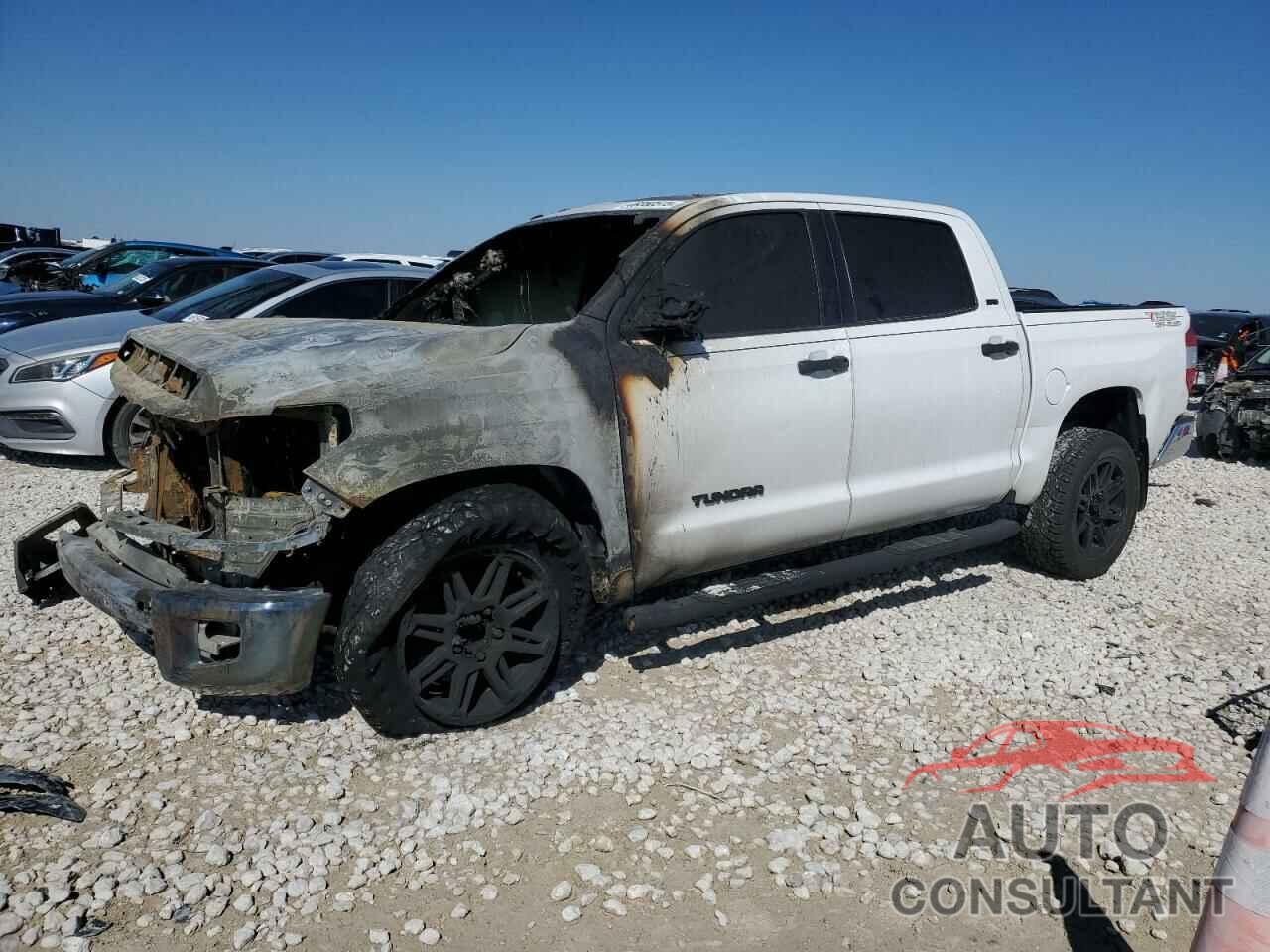 TOYOTA TUNDRA 2019 - 5TFEM5F15KX139994