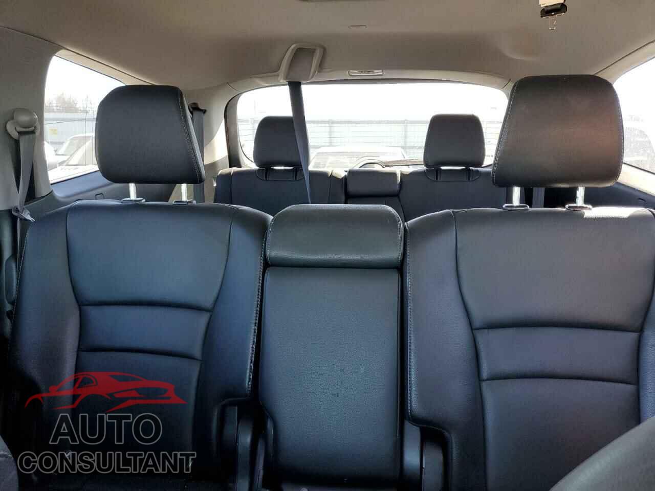 HONDA PILOT 2018 - 5FNYF6H51JB007823