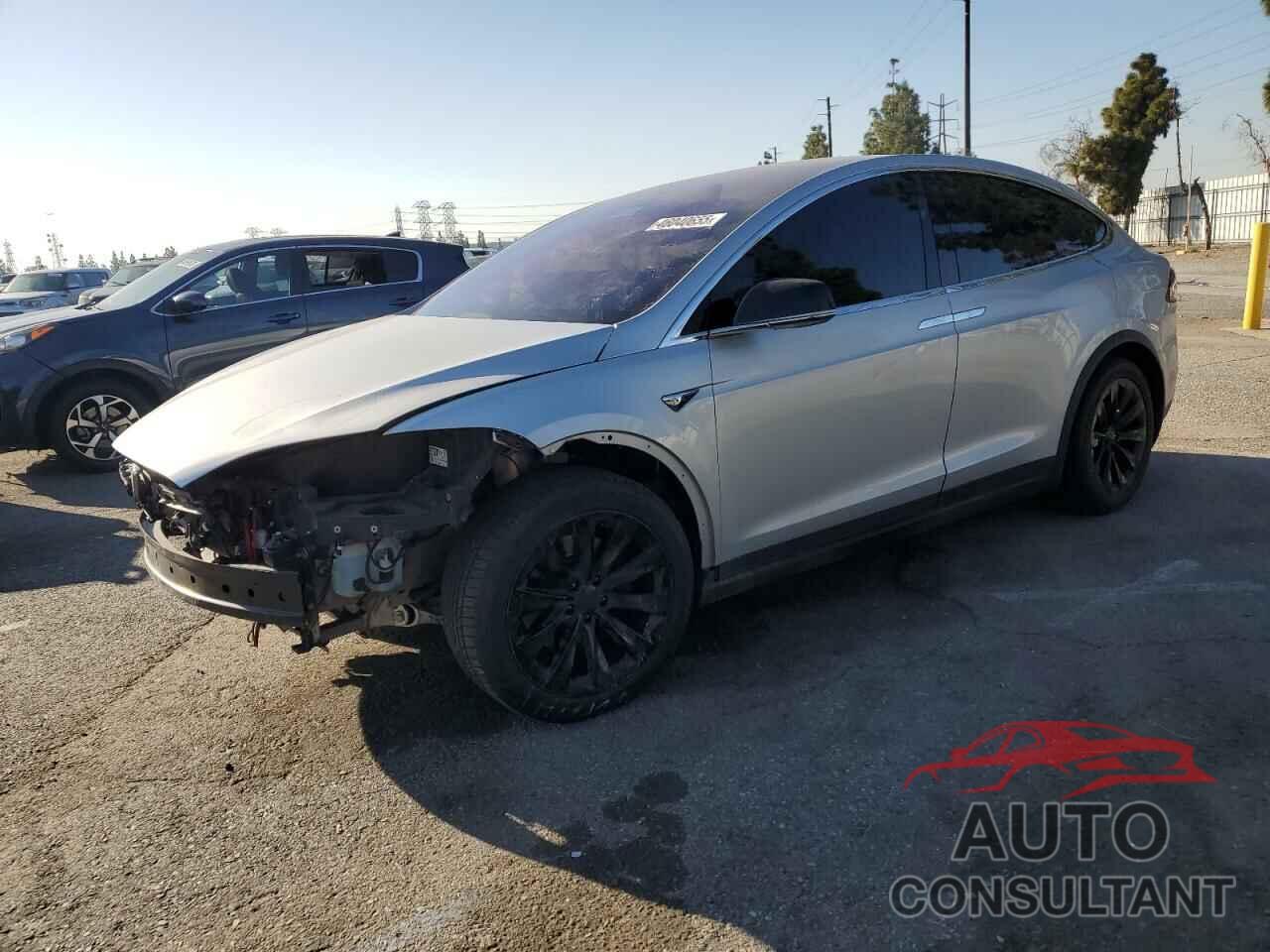 TESLA MODEL X 2017 - 5YJXCAE27HF044791