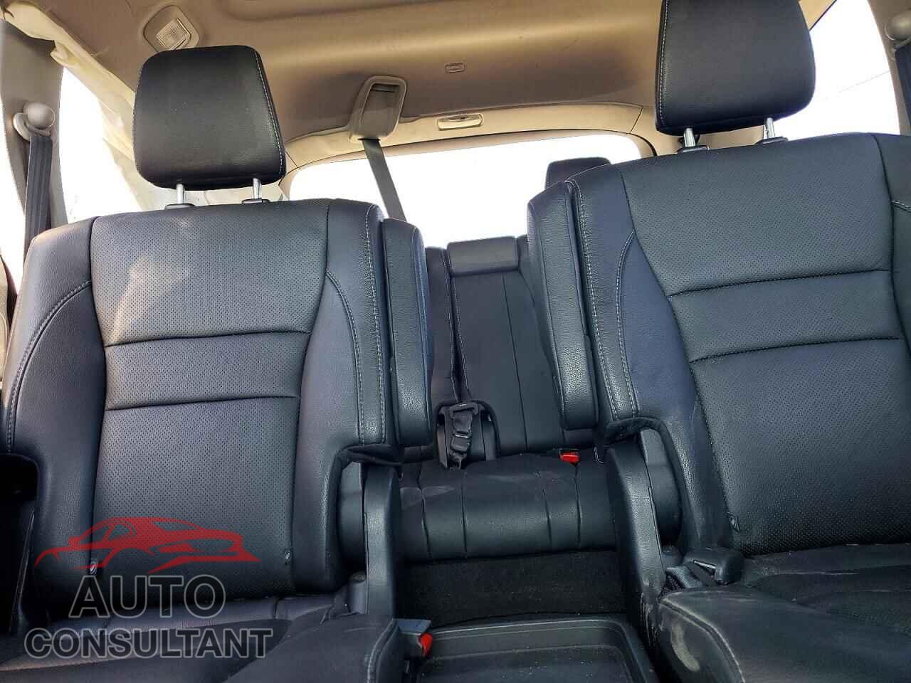 HONDA PILOT 2017 - 5FNYF6H03HB013220