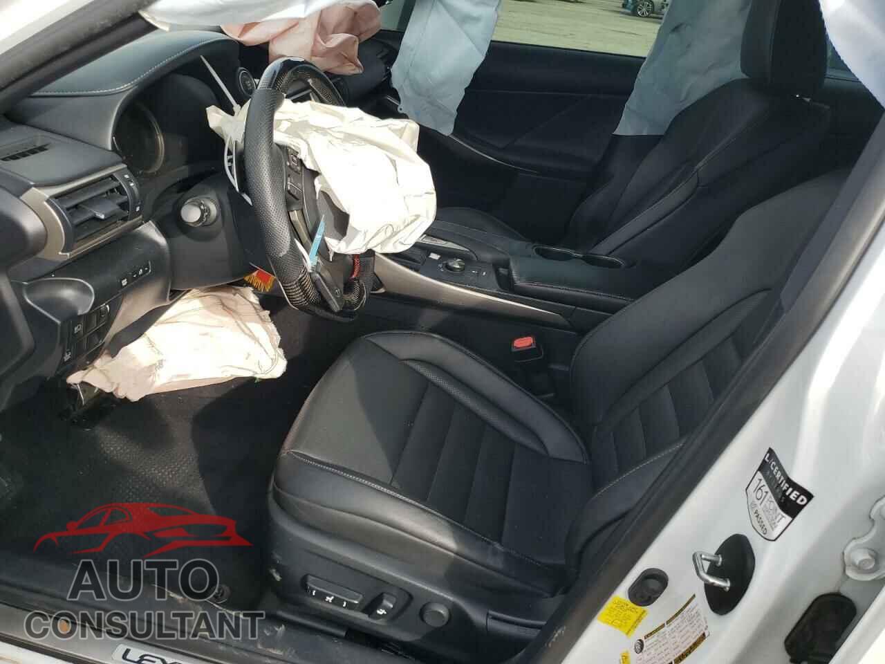 LEXUS IS 2017 - JTHBA1D21H5051415