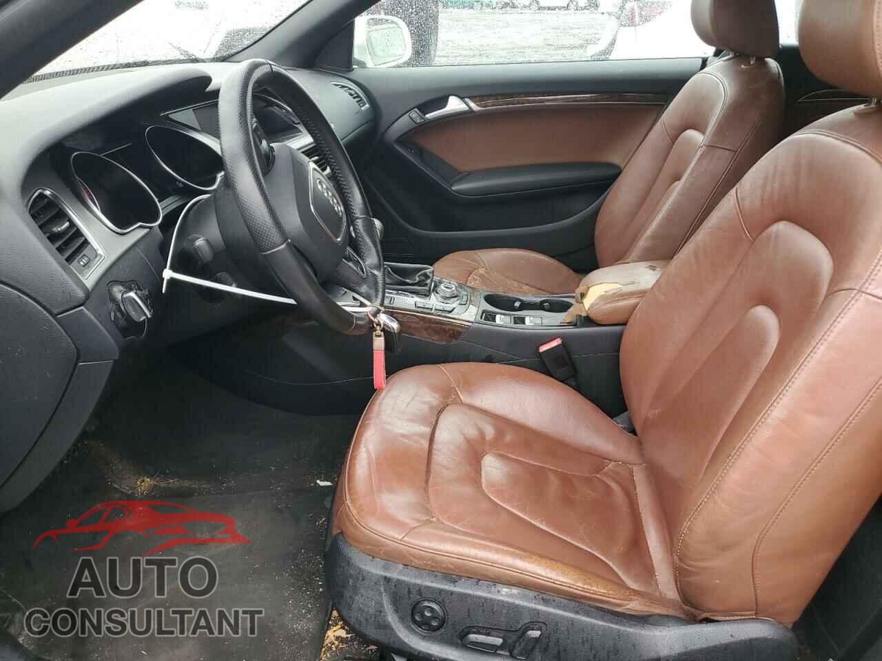 AUDI A5 2011 - WAULFAFH3BN004867