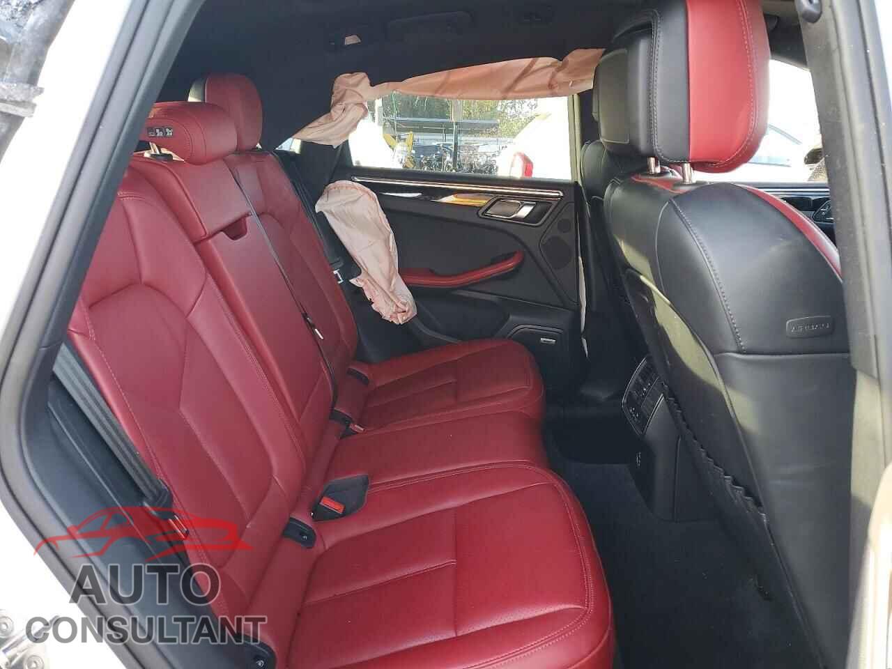 PORSCHE MACAN 2024 - WP1AA2A56RLB19396