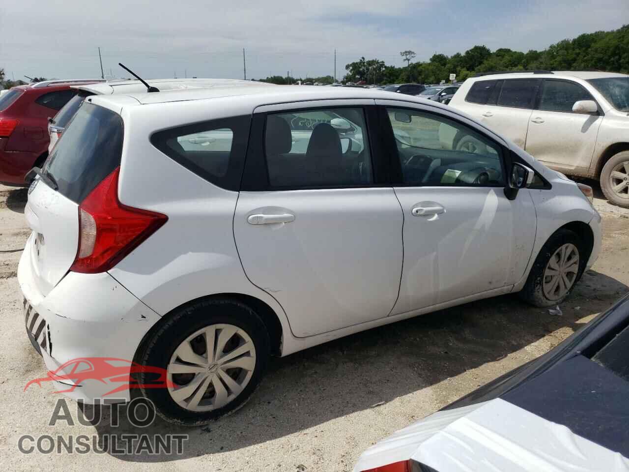 NISSAN VERSA 2017 - 3N1CE2CP9HL374434