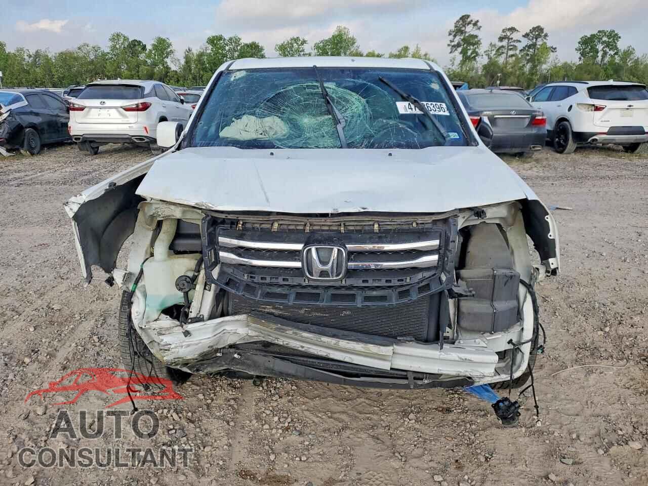 HONDA PILOT 2015 - 5FNYF3H32FB026899