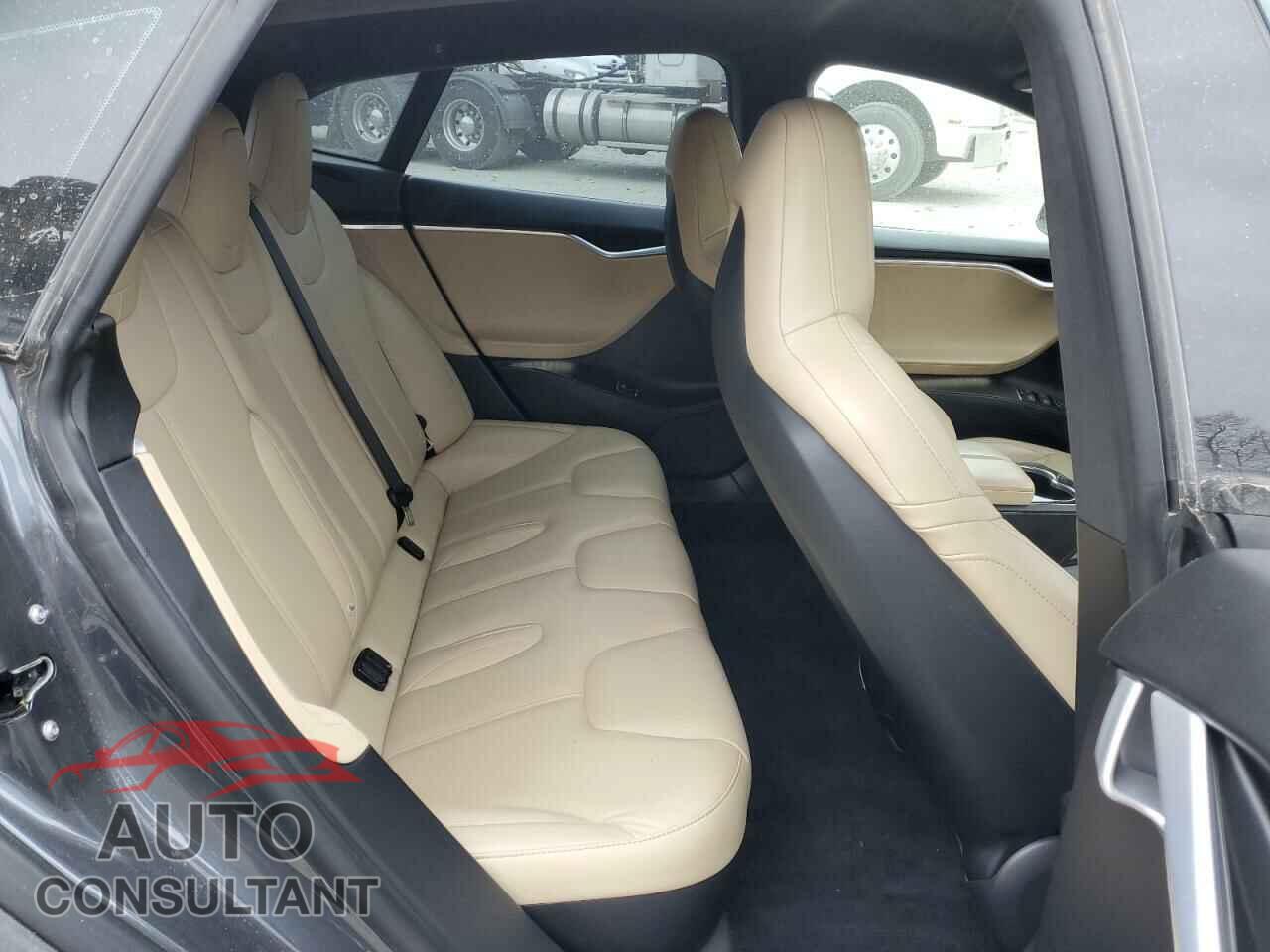 TESLA MODEL S 2016 - 5YJSA1E28GF156370