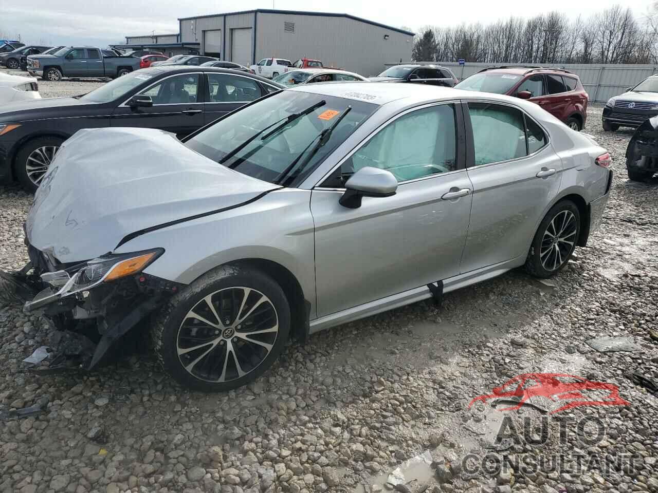 TOYOTA CAMRY 2018 - 4T1B11HKXJU636738