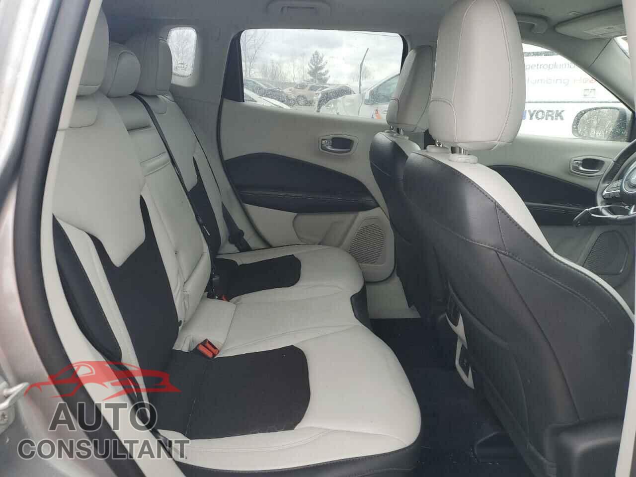 JEEP COMPASS 2018 - 3C4NJDBB4JT201400