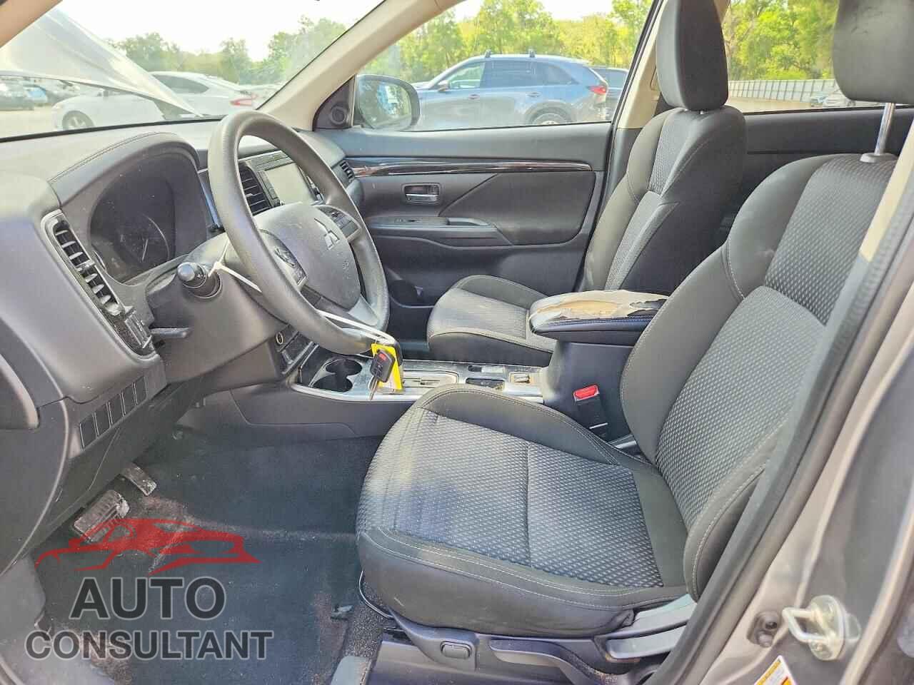 MITSUBISHI OUTLANDER 2020 - JA4AD2A31LZ045102
