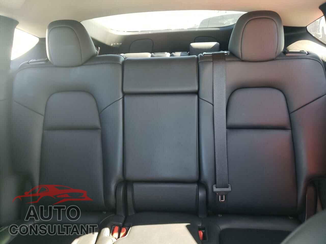 TESLA MODEL Y 2021 - 5YJYGAEE7MF282637