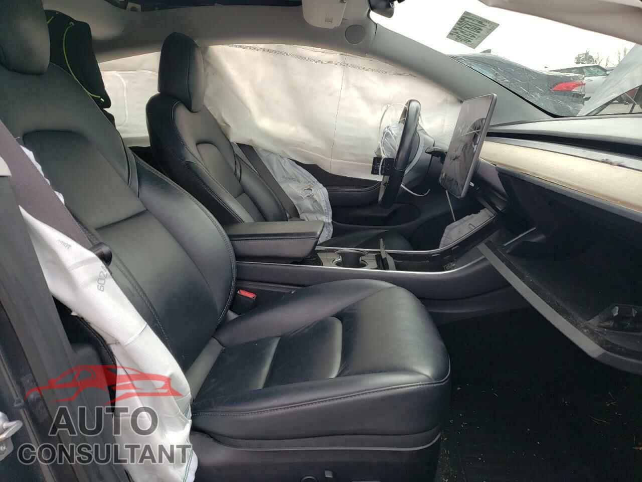TESLA MODEL 3 2018 - 5YJ3E1EB5JF130437