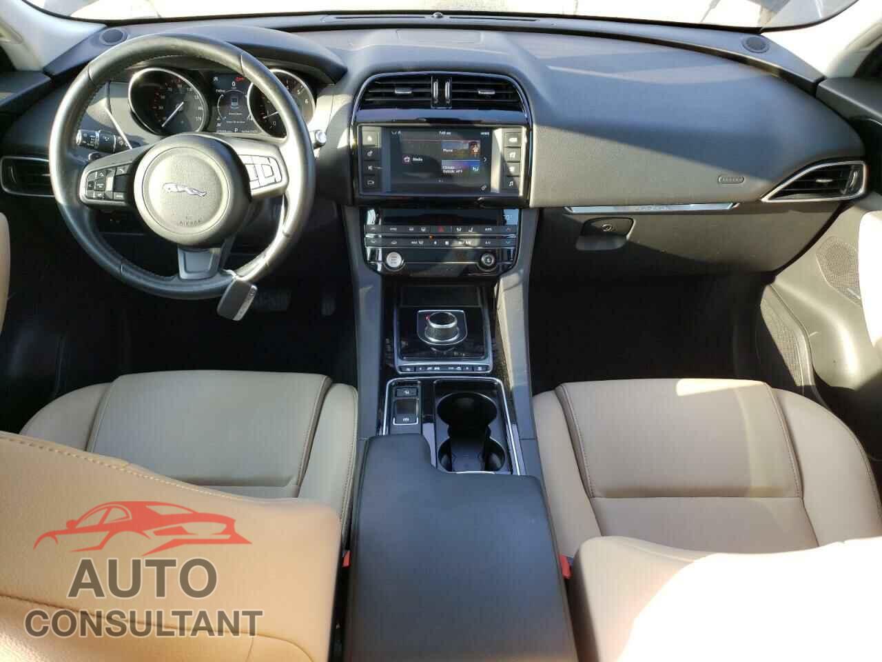 JAGUAR F-PACE 2018 - SADCJ2FX0JA247660