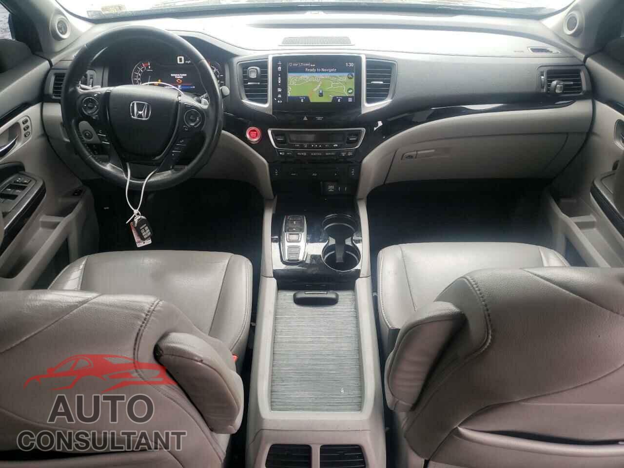 HONDA PILOT 2017 - 5FNYF6H98HB011493