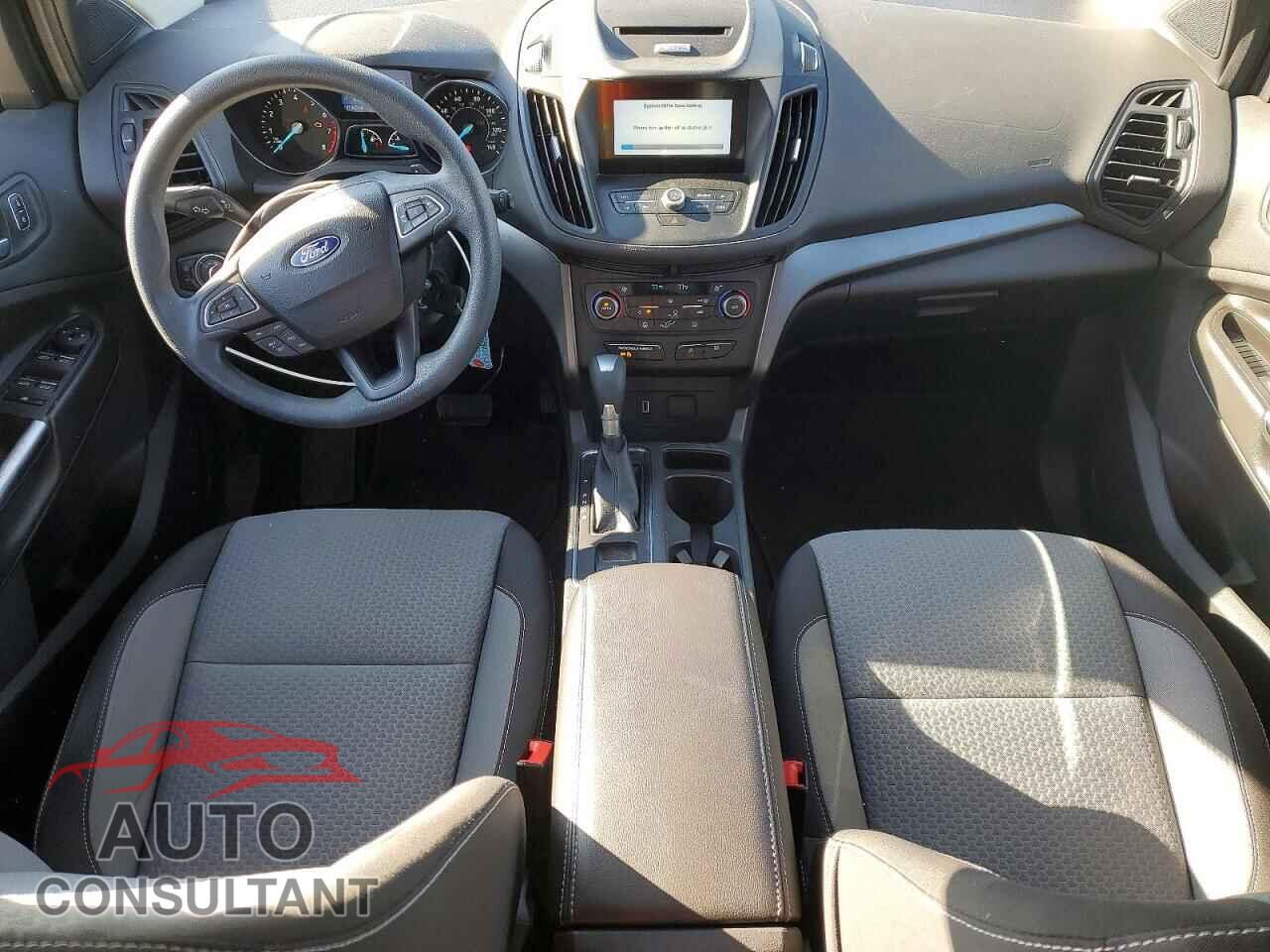 FORD ESCAPE 2017 - 1FMCU0GD8HUB59407