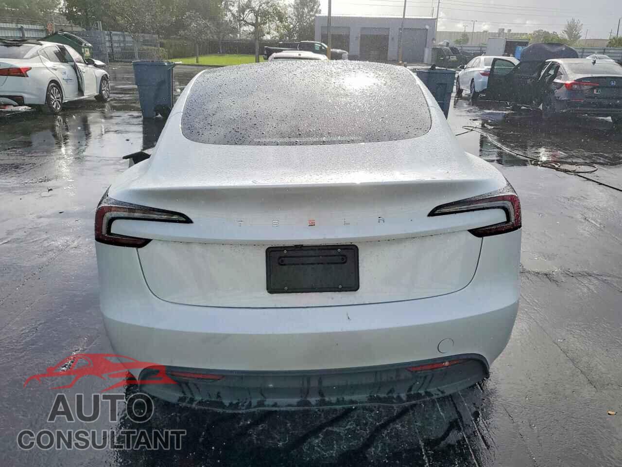 TESLA MODEL 3 2025 - 5YJ3E1EA5SF027799