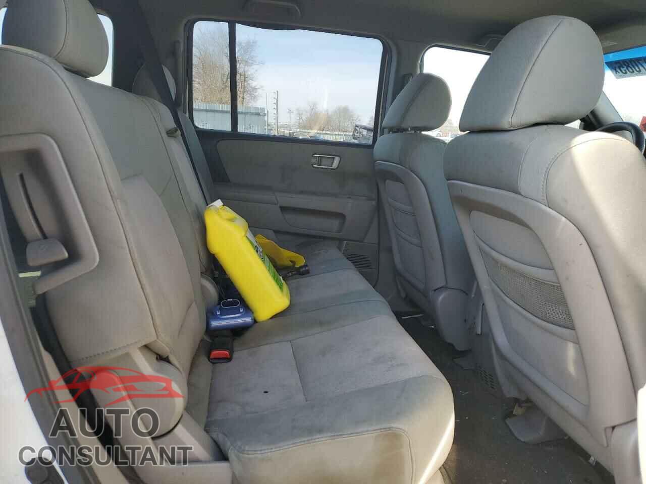 HONDA PILOT 2010 - 5FNYF4H43AB035277