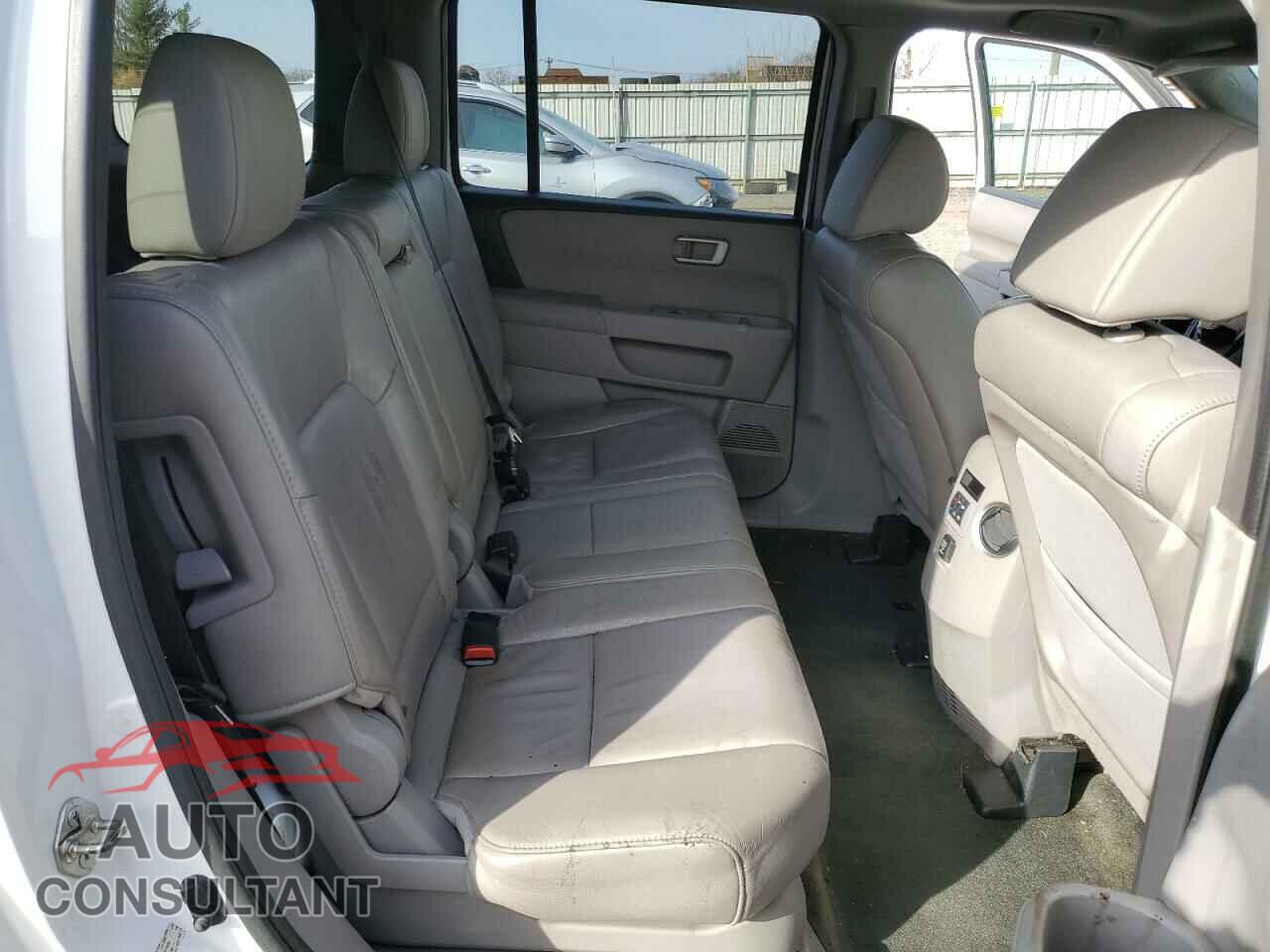 HONDA PILOT 2015 - 5FNYF4H5XFB041609