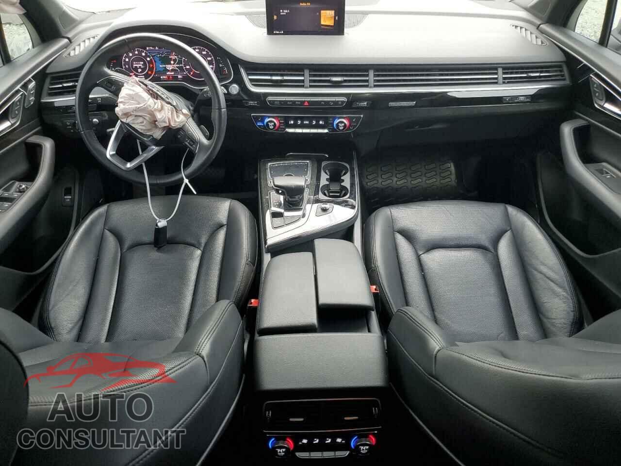 AUDI Q7 2018 - WA1VAAF71JD028164