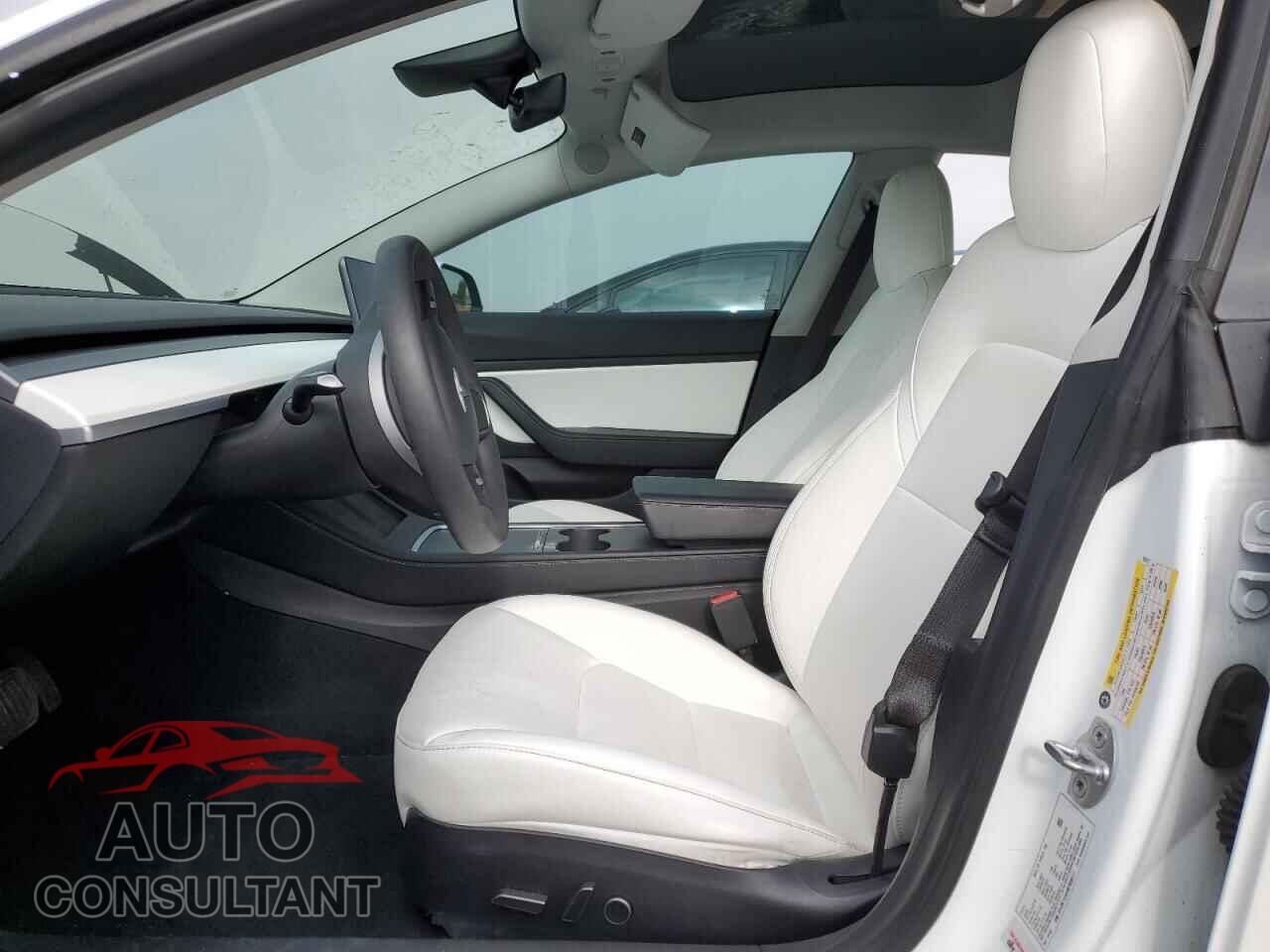 TESLA MODEL 3 2021 - 5YJ3E1EAXMF908517