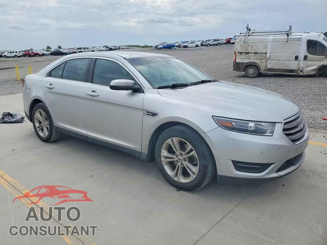 FORD TAURUS 2018 - 1FAHP2E88JG135346