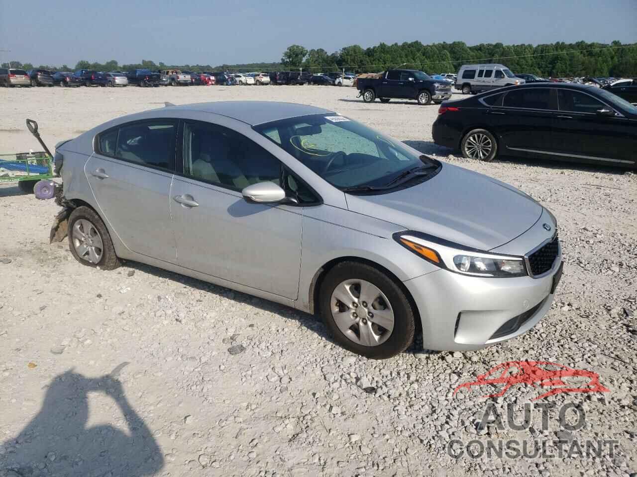 KIA FORTE 2018 - 3KPFK4A74JE241687