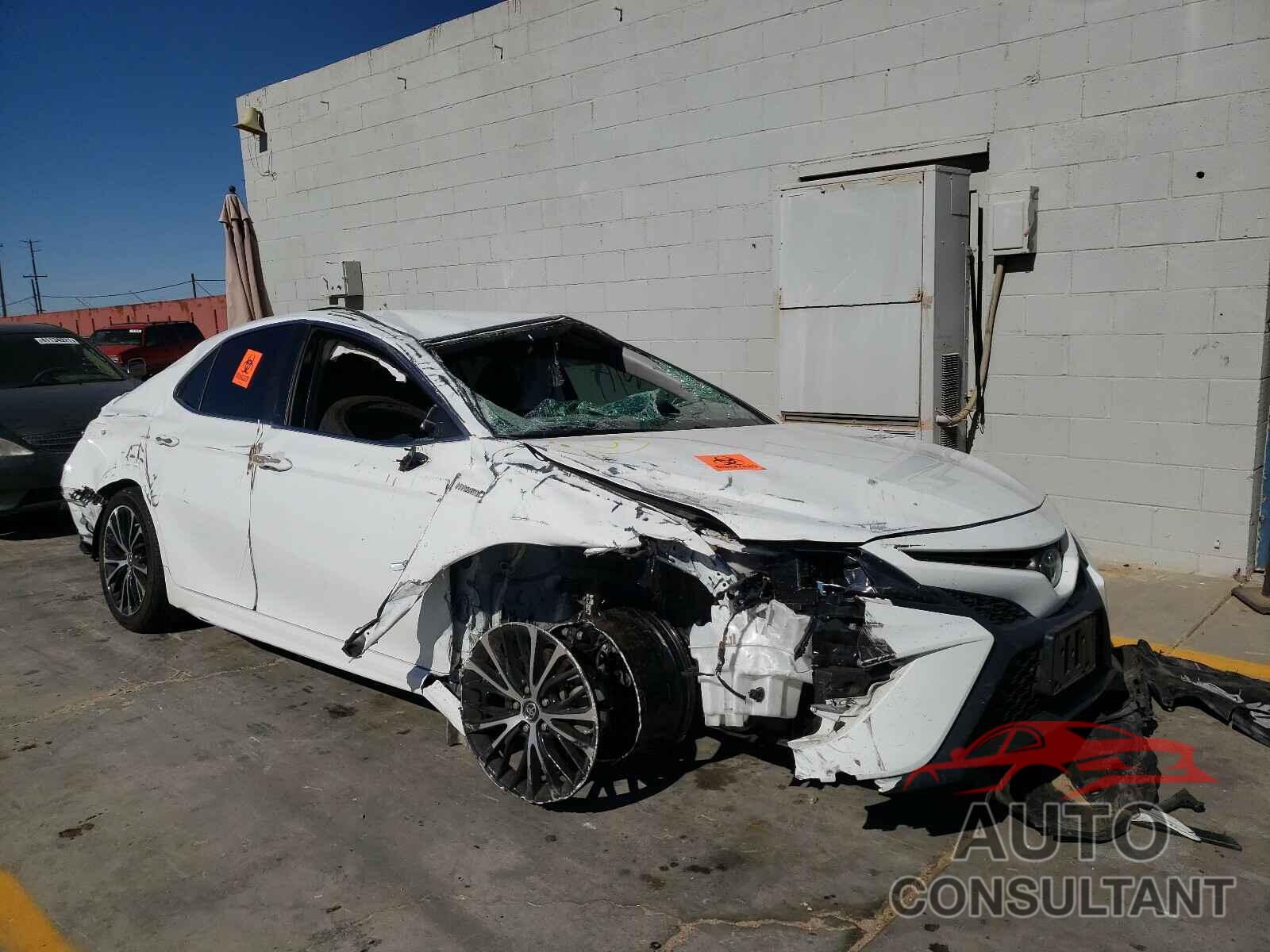 TOYOTA CAMRY 2018 - 4T1B21HK9JU503711