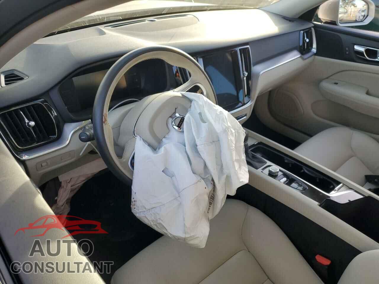 VOLVO S60 2019 - 7JR102FK5KG010818
