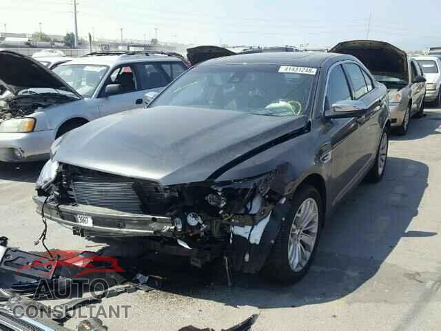 FORD TAURUS 2018 - 1FAHP2J82JG112084