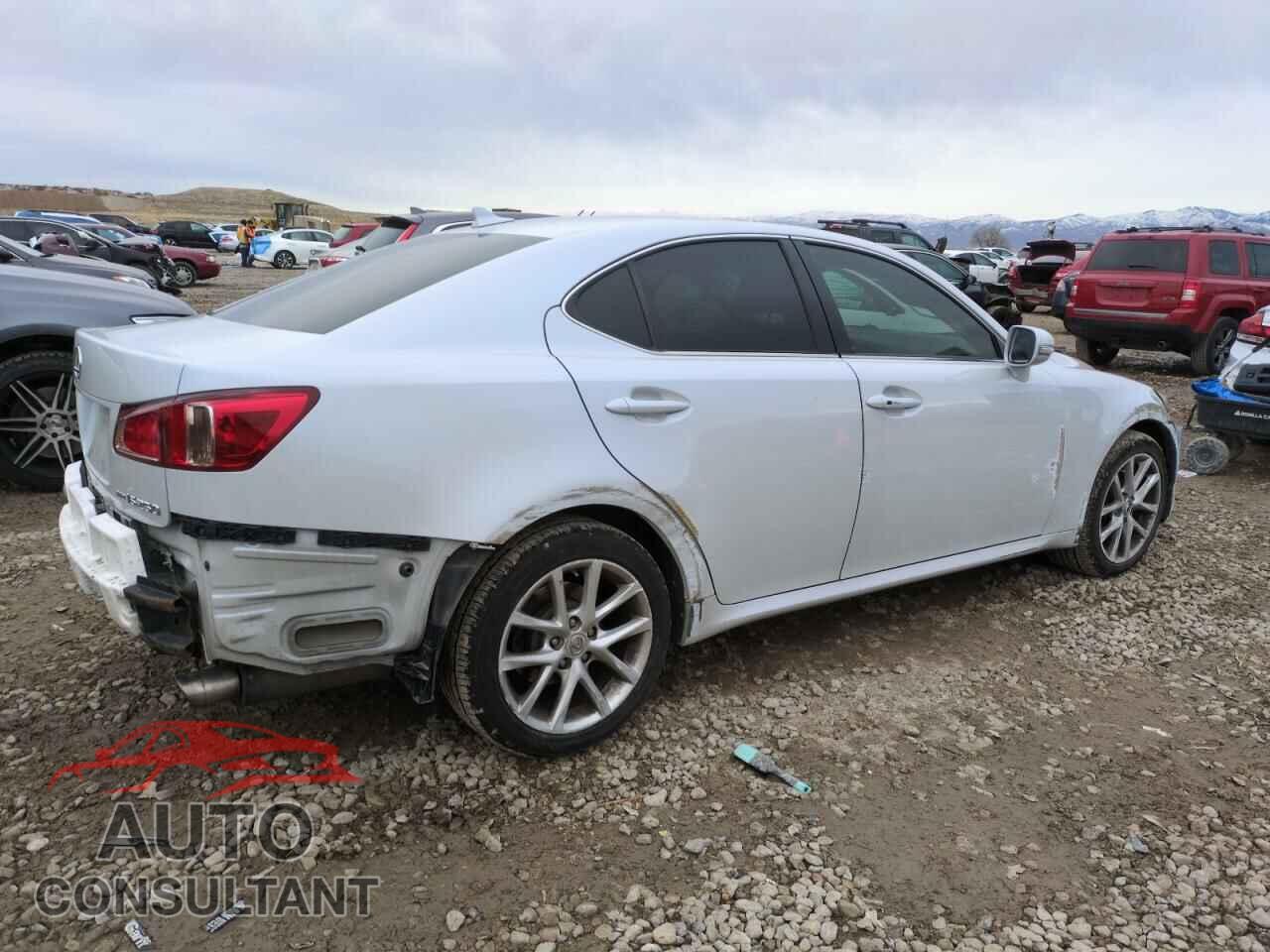 LEXUS IS 2011 - JTHCF5C25B5050595