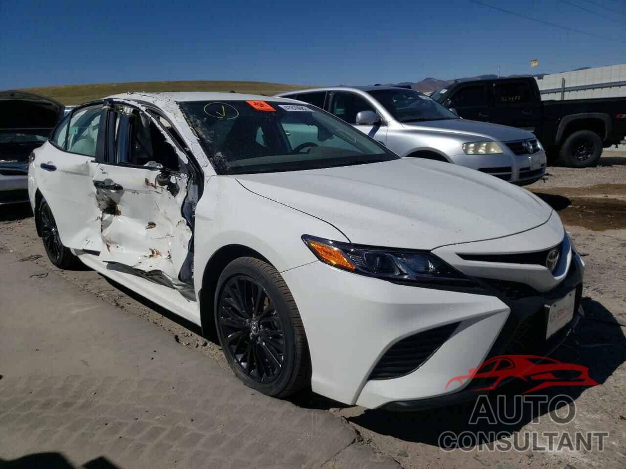 TOYOTA CAMRY 2020 - 4T1G11AK2LU313870