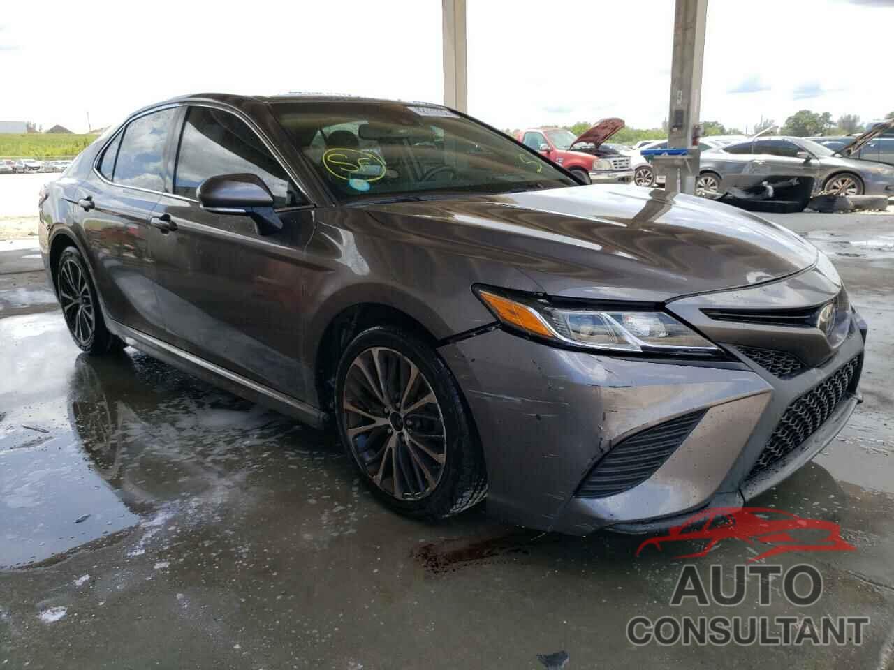 TOYOTA CAMRY 2018 - 4T1B11HK7JU513009