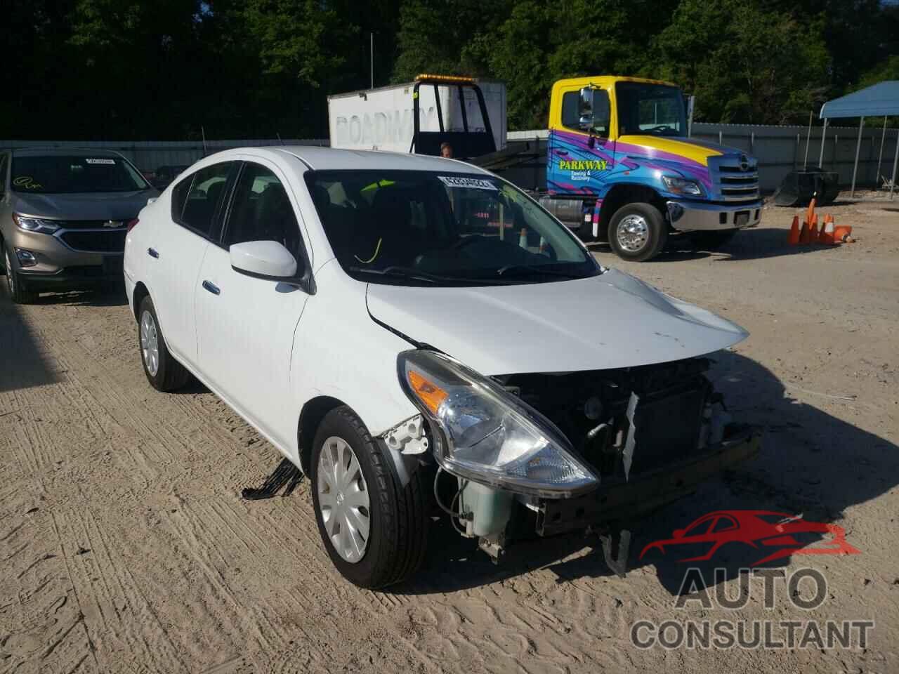 NISSAN VERSA 2018 - 3N1CN7AP2JK412744