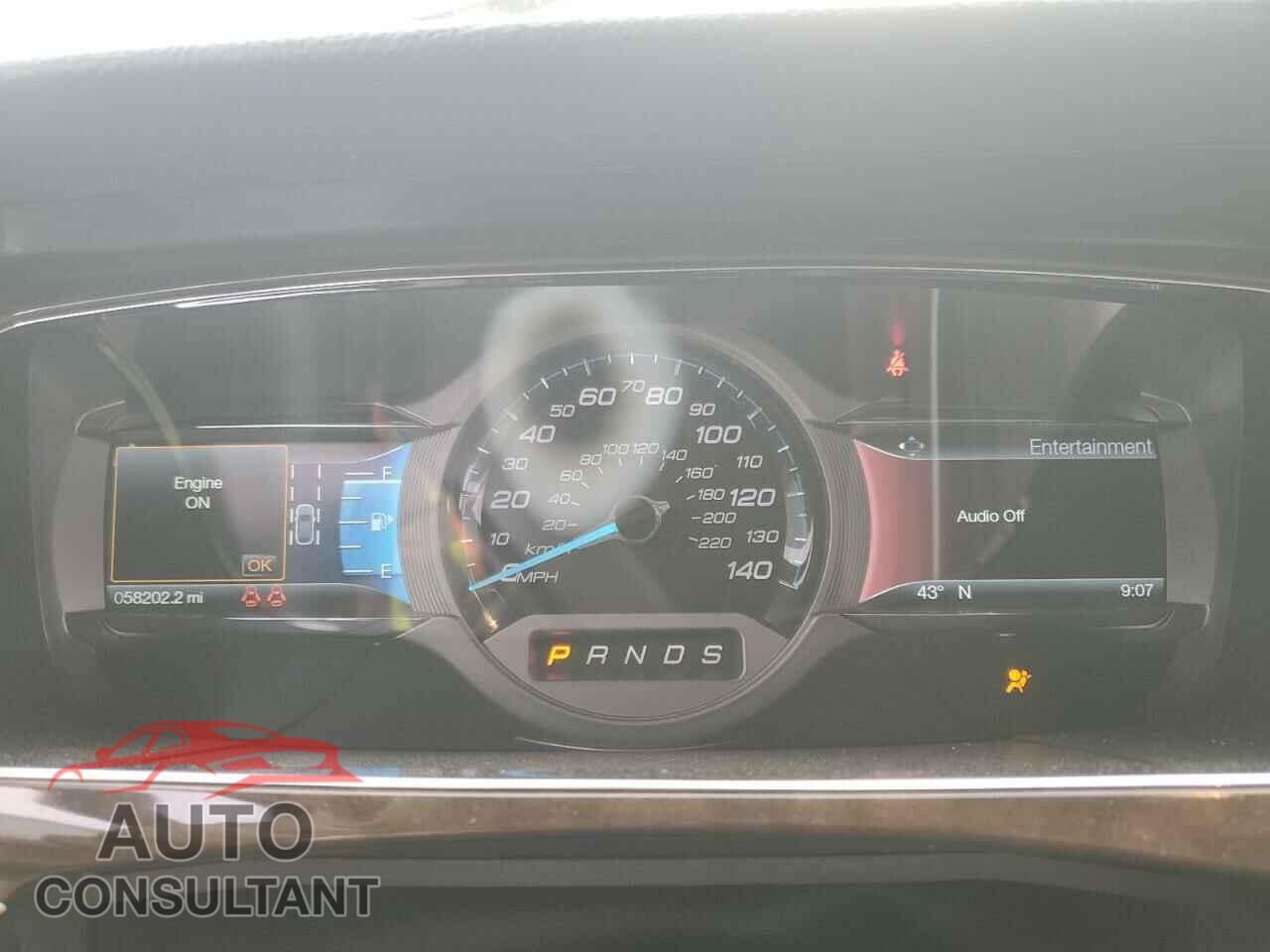FORD TAURUS 2018 - 1FAHP2F85JG116431