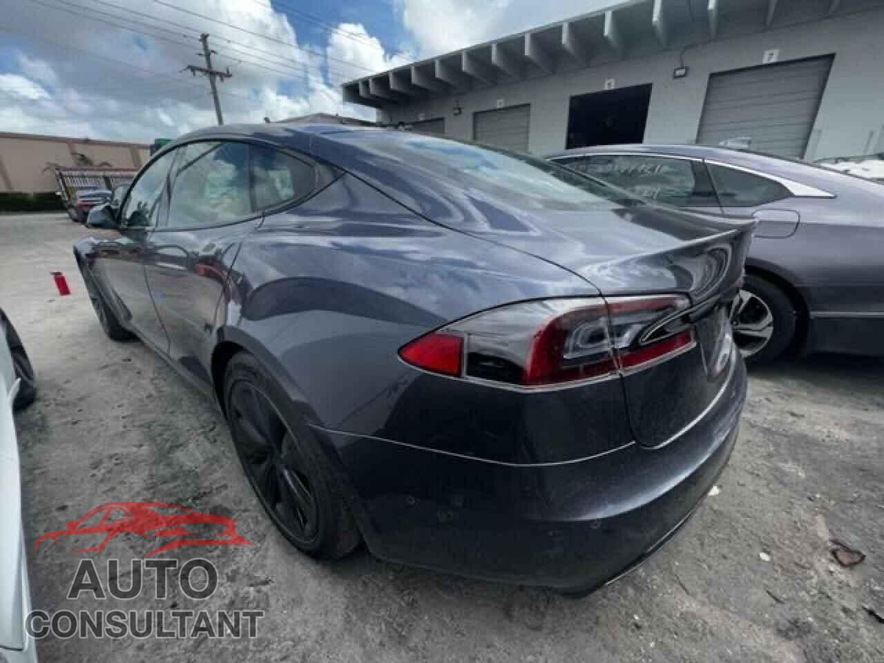 TESLA MODEL S 2022 - 5YJSA1E58NF467787
