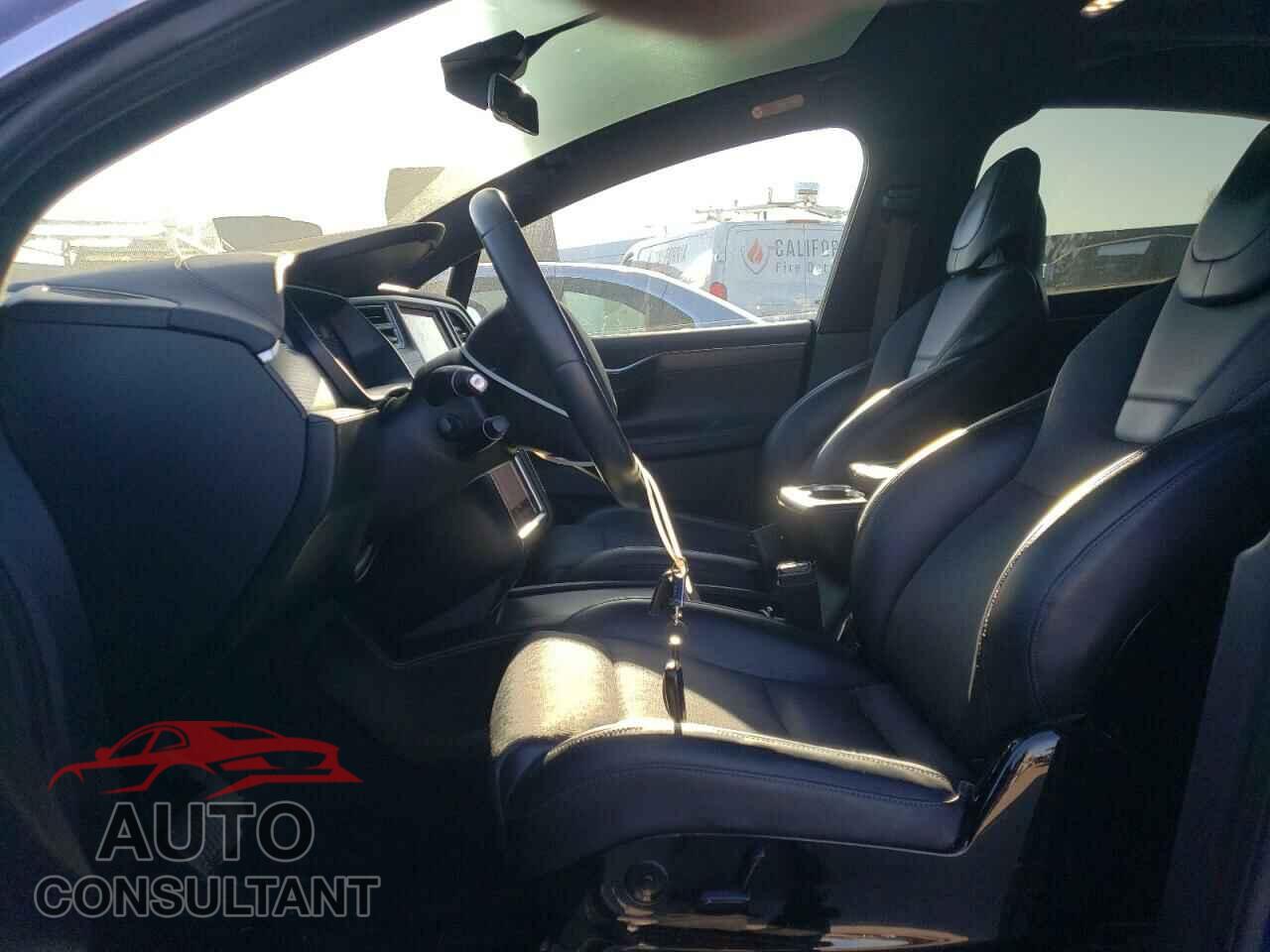 TESLA MODEL X 2016 - 5YJXCBE21GF002279
