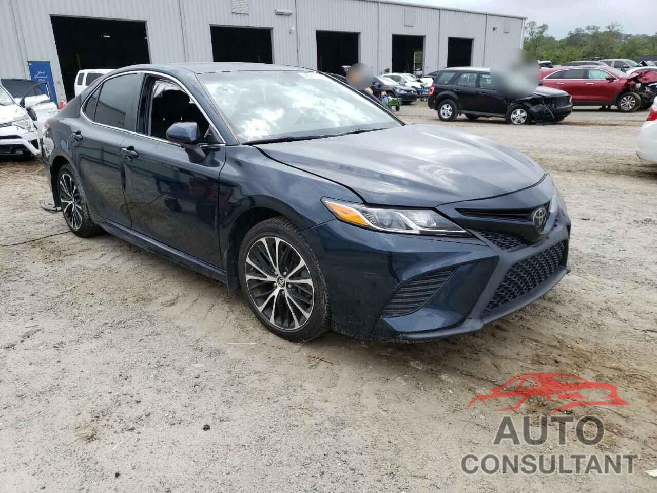 TOYOTA CAMRY 2018 - 4T1B11HK8JU611045