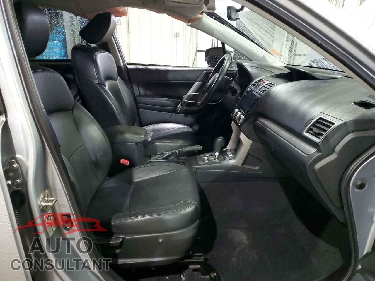SUBARU FORESTER 2018 - JF2SJAEC7JH483702