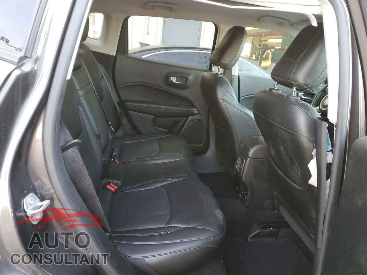 JEEP COMPASS 2018 - 3C4NJDCB2JT501595