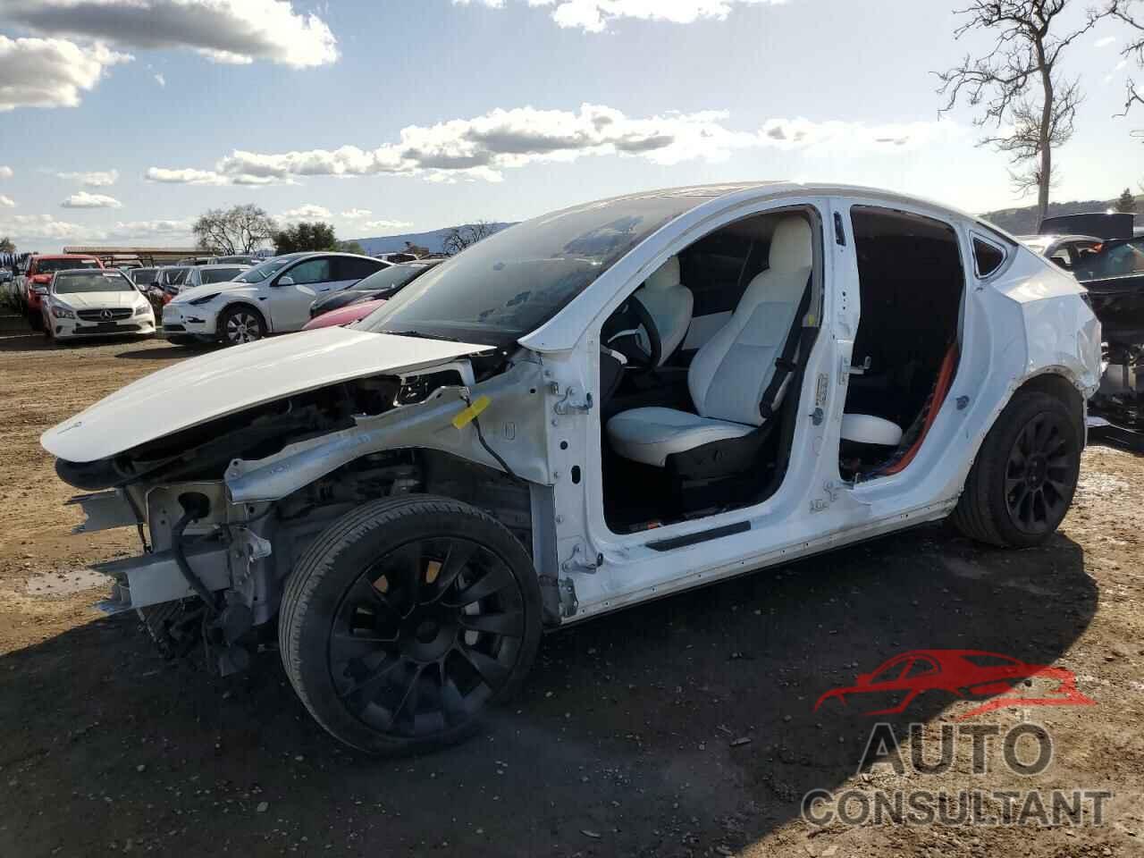 TESLA MODEL Y 2021 - 5YJYGDEE4MF212904