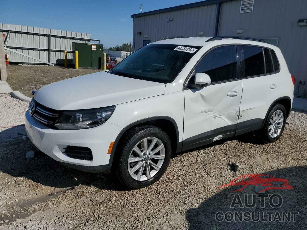 VOLKSWAGEN TIGUAN 2017 - WVGAV7AX6HK044168