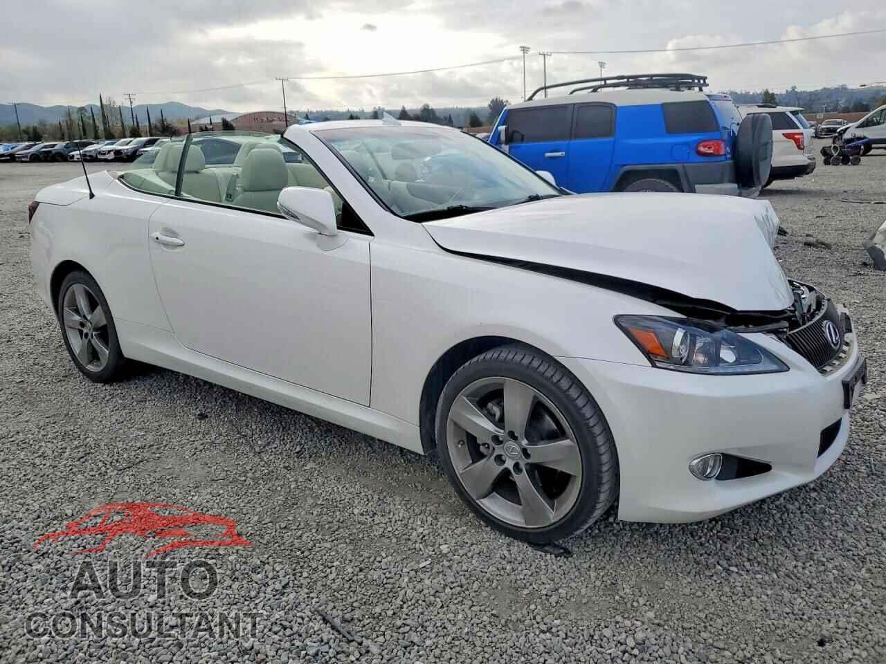 LEXUS IS 2011 - JTHFF2C21B2521039