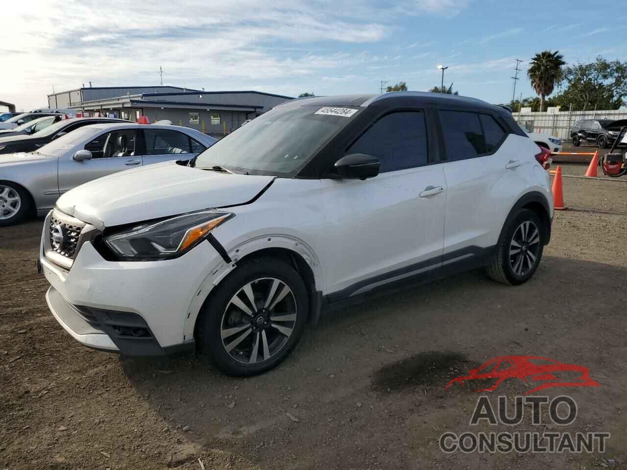 NISSAN KICKS 2019 - 3N1CP5CU5KL556530