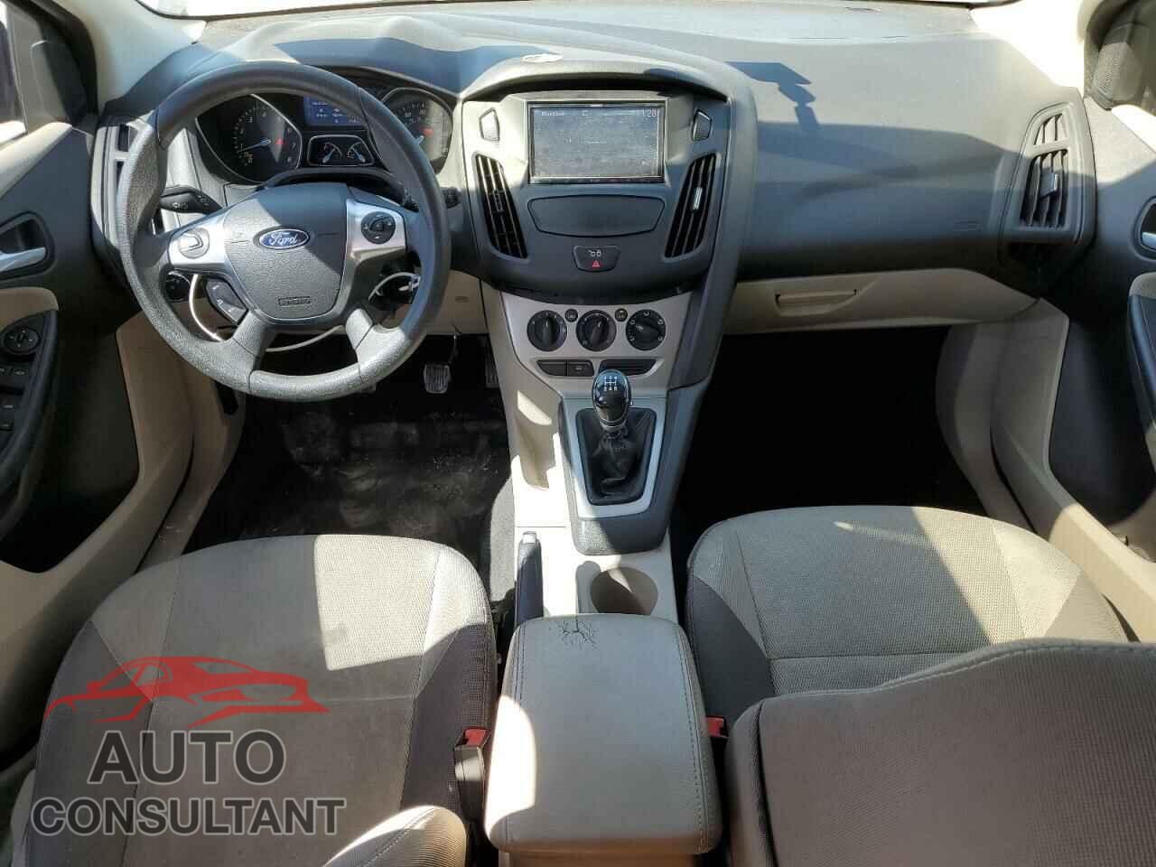 FORD FOCUS 2014 - 1FADP3K2XEL292846
