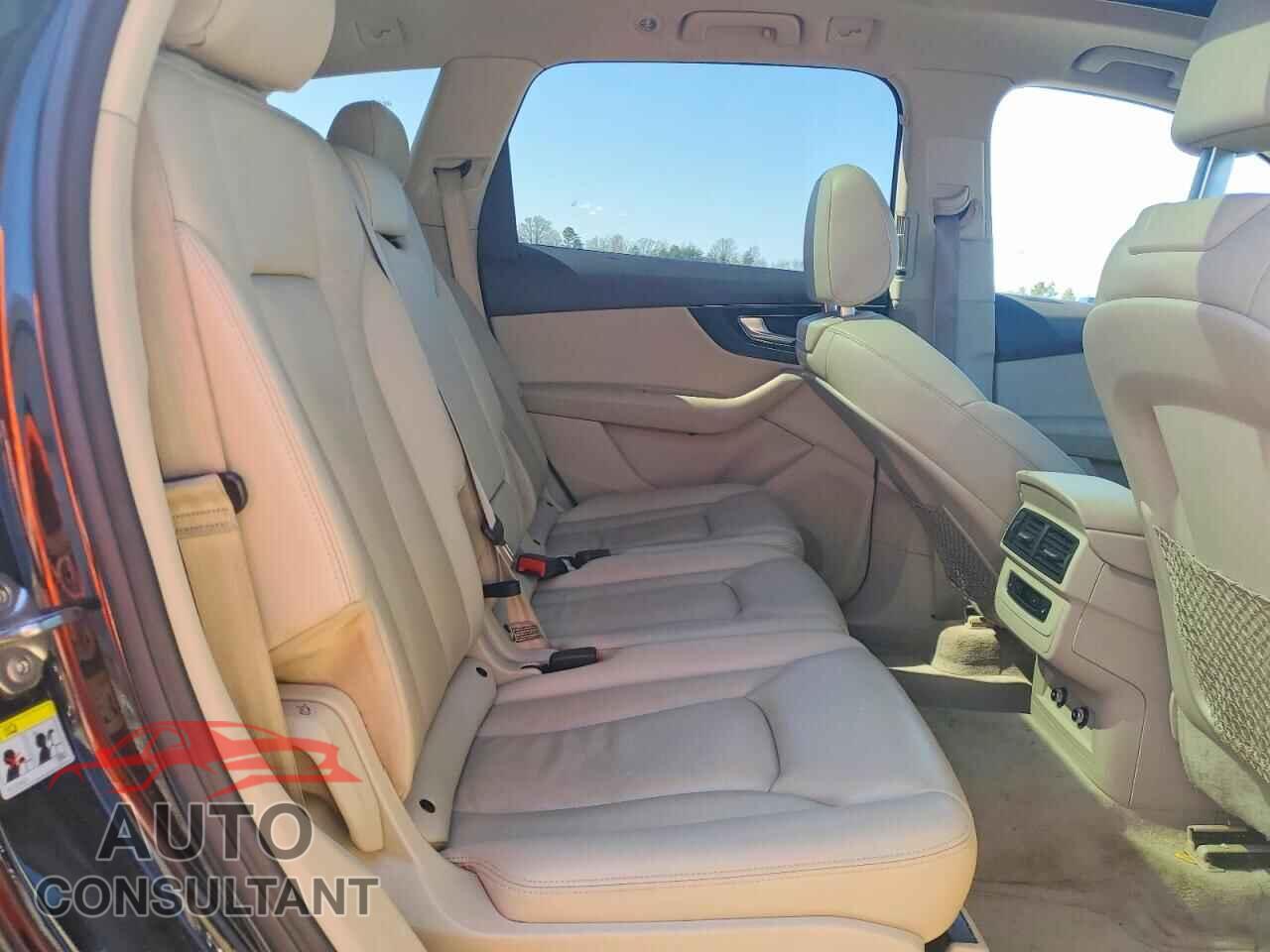 AUDI Q7 2019 - WA1AAAF71KD002373