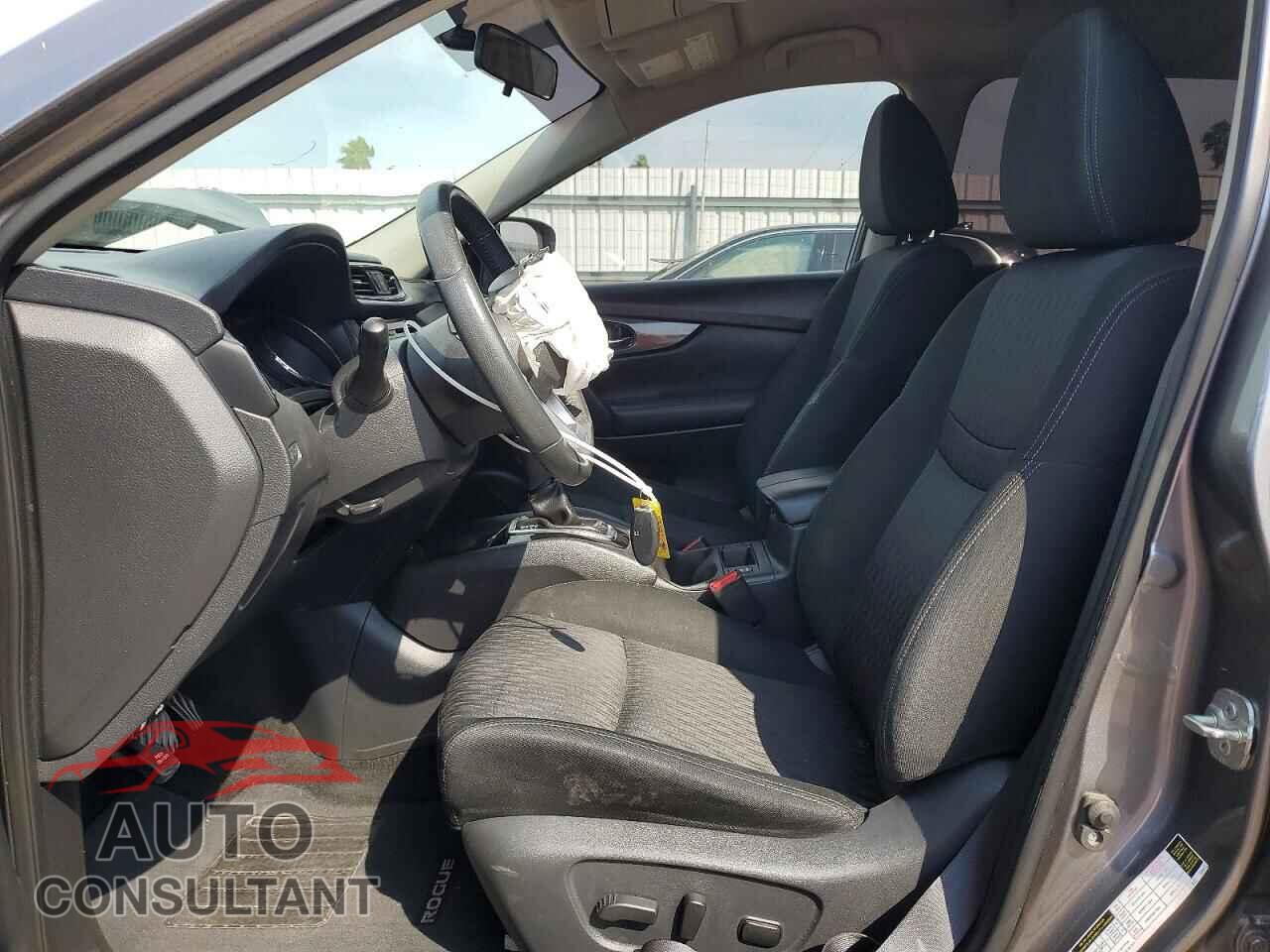 NISSAN ROGUE 2017 - KNMAT2MT7HP610055