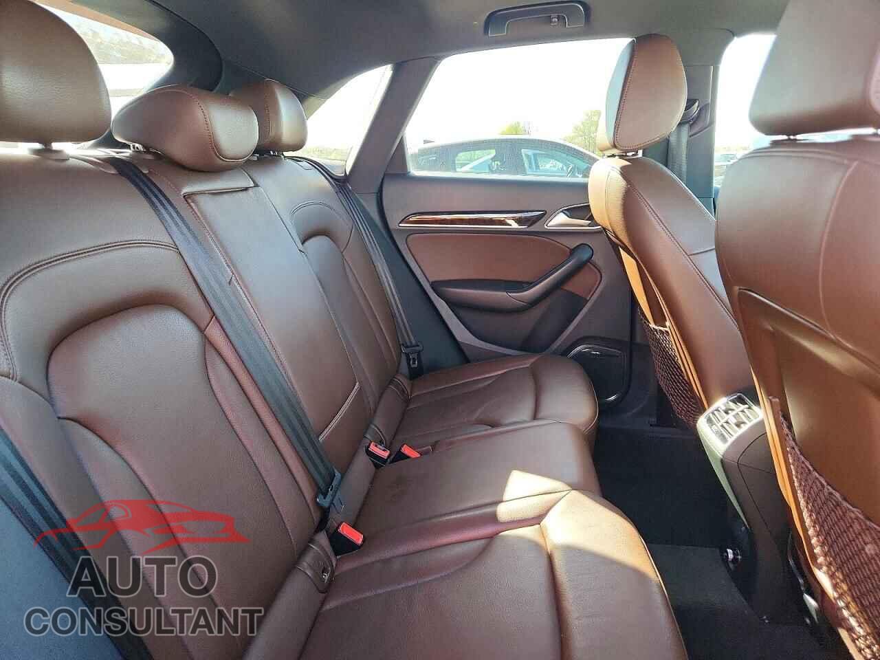 AUDI Q3 2017 - WA1FCCFS0HR017717