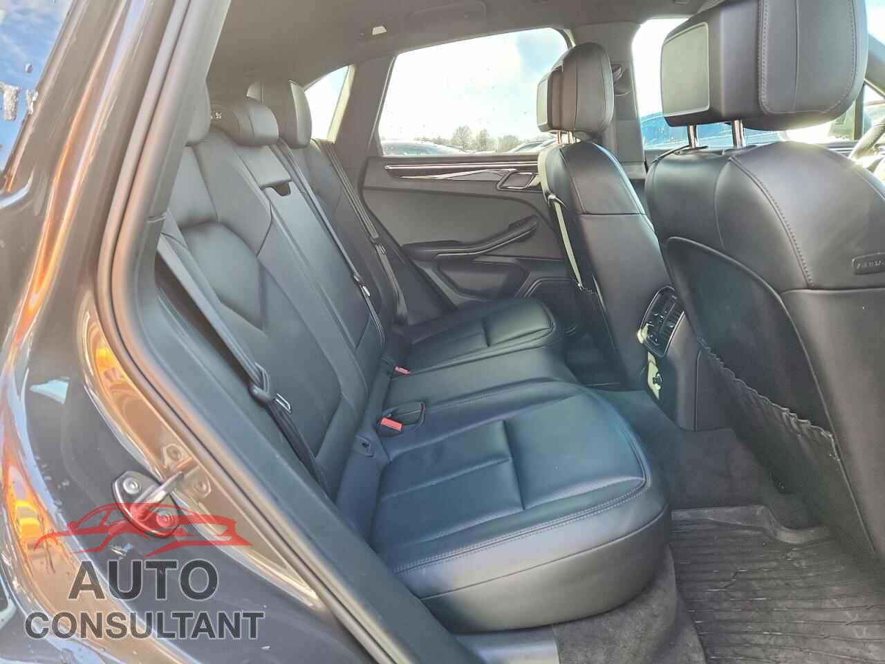 PORSCHE MACAN 2016 - WP1AB2A5XGLB55635